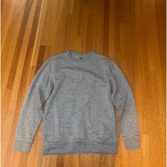 A mens grey crewneck from Walmart - Picture 1 of 4